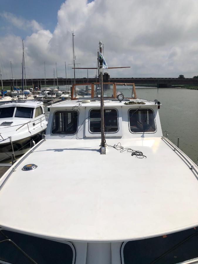 La Vedette Hollandaise Botel *