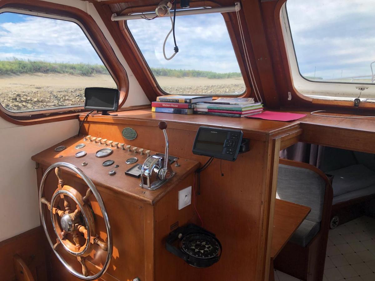 La Vedette Hollandaise Botel